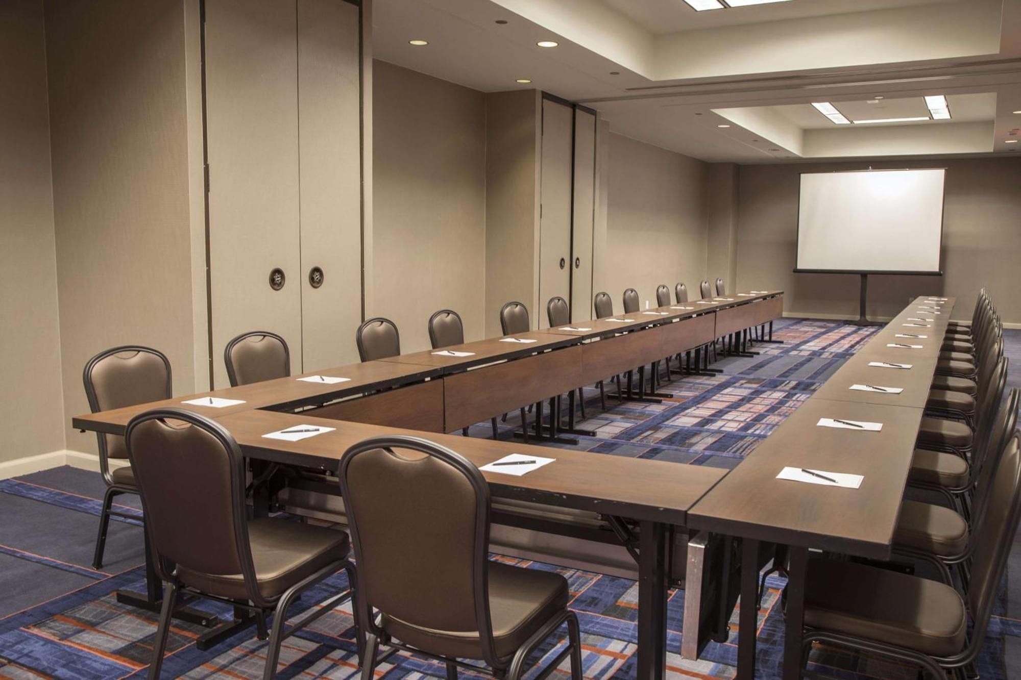 Hilton Atlanta Airport Hotel College Park Exterior photo