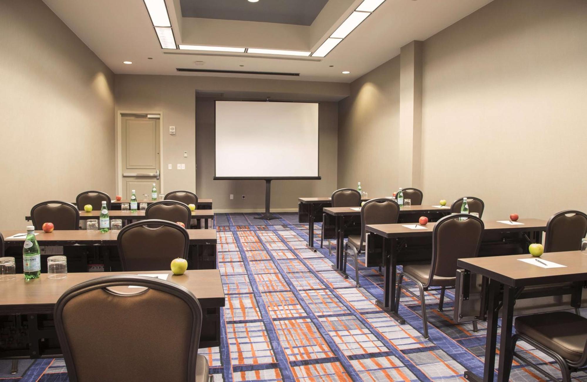 Hilton Atlanta Airport Hotel College Park Exterior photo