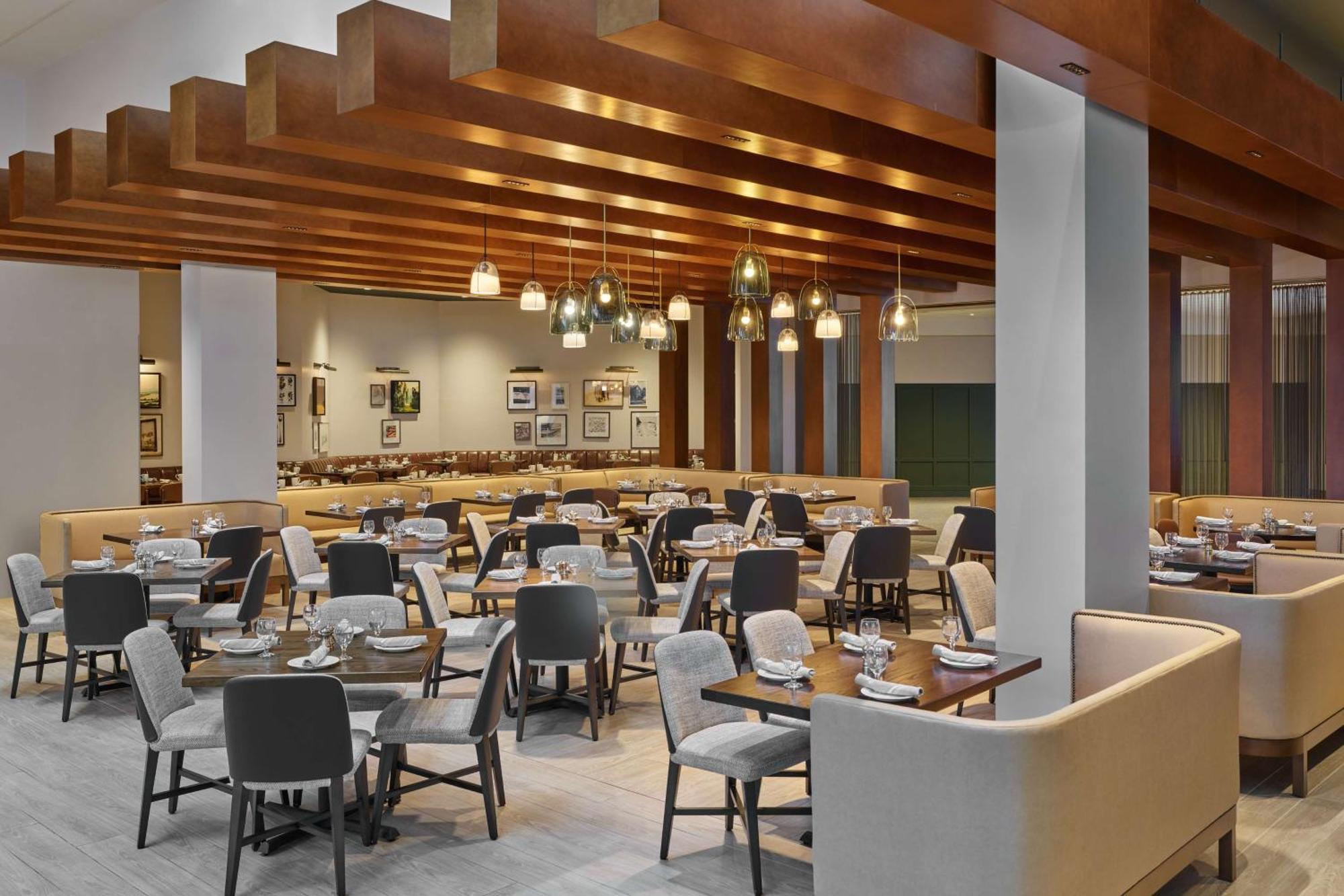 Hilton Atlanta Airport Hotel College Park Exterior photo